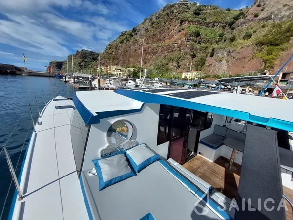 Luna 47 - Yacht Charter Sailica