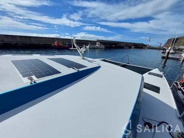 Luna 47 - Yacht Charter Sailica