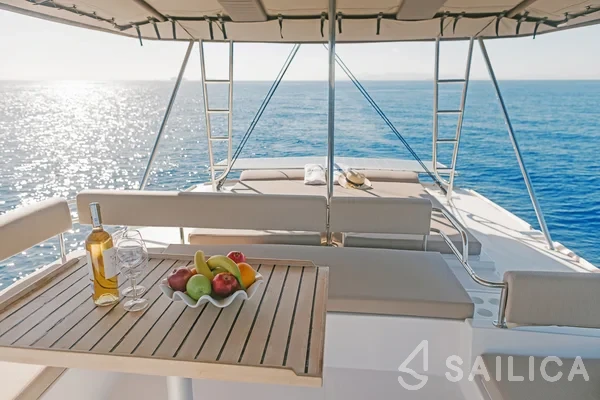 Bali 4.6 - Yacht Charter Sailica