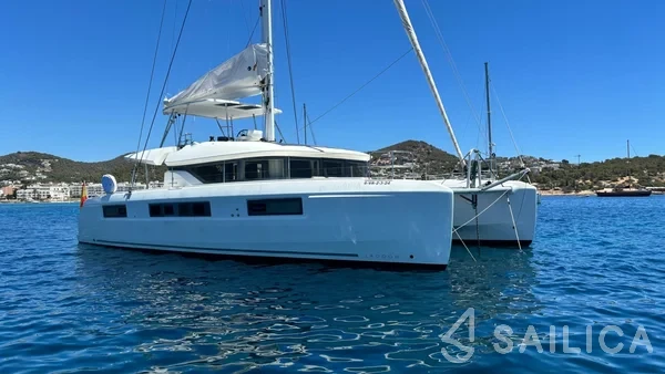 Lagoon 50 - Yacht Charter Sailica
