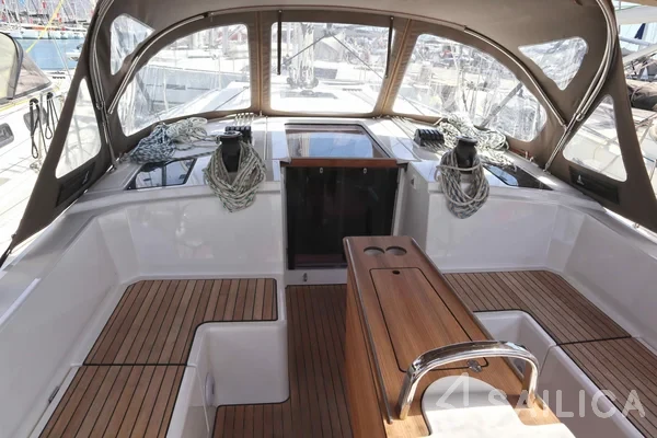 Bavaria C42 - Yacht Charter Sailica