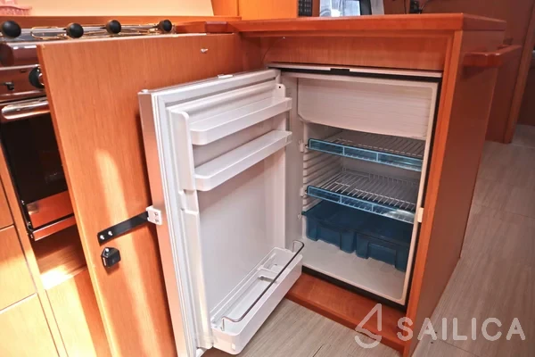 Bavaria C42 - Yacht Charter Sailica
