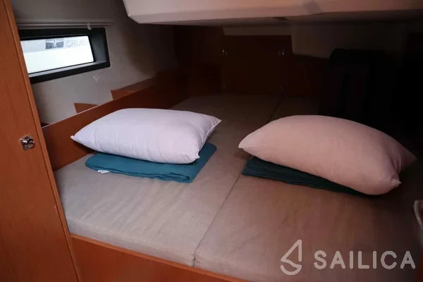 Bavaria C42 - Yacht Charter Sailica