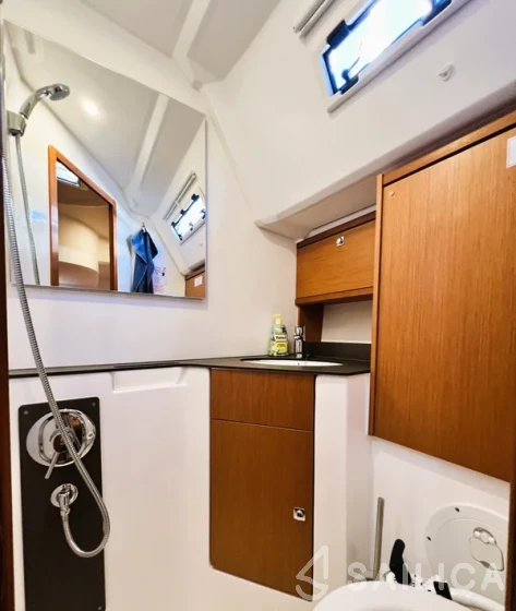 Bavaria 46 Cruiser - Yacht Charter Sailica