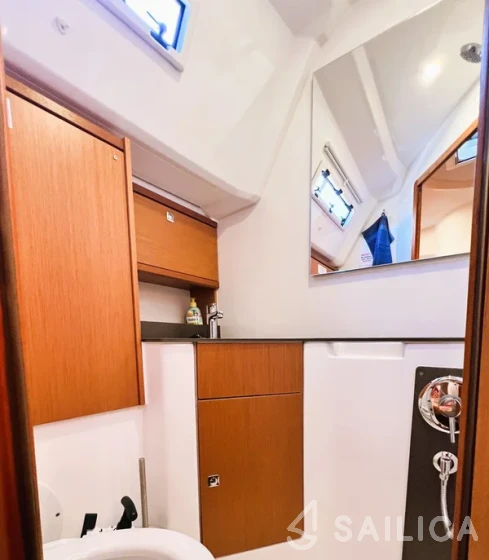 Bavaria 46 Cruiser - Yacht Charter Sailica