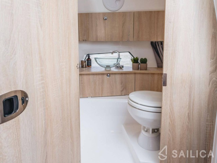 Noblesse 830 - Yacht Charter Sailica