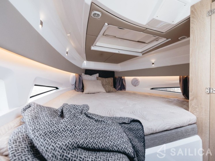 Noblesse 830 - Yacht Charter Sailica