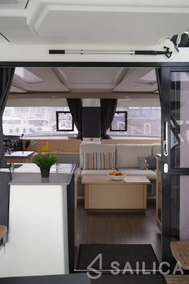 Helia 44 - Yacht Charter Sailica