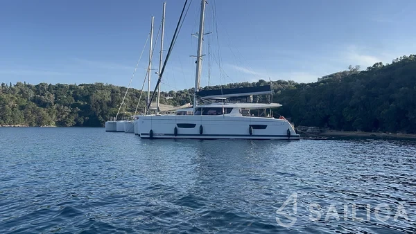 Helia 44 - Yacht Charter Sailica