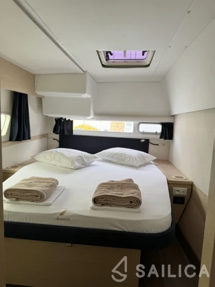 Helia 44 - Yacht Charter Sailica