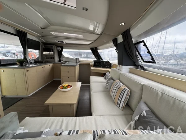 Helia 44 - Yacht Charter Sailica