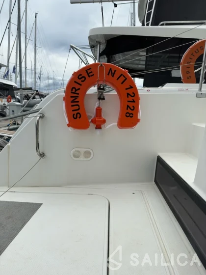 Helia 44 - Yacht Charter Sailica