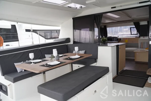 Helia 44 - Yacht Charter Sailica