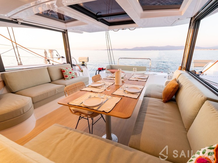 Bali Catsmart - Yacht Charter Sailica