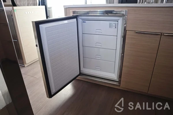 Lagoon 46  - Yacht Charter Sailica