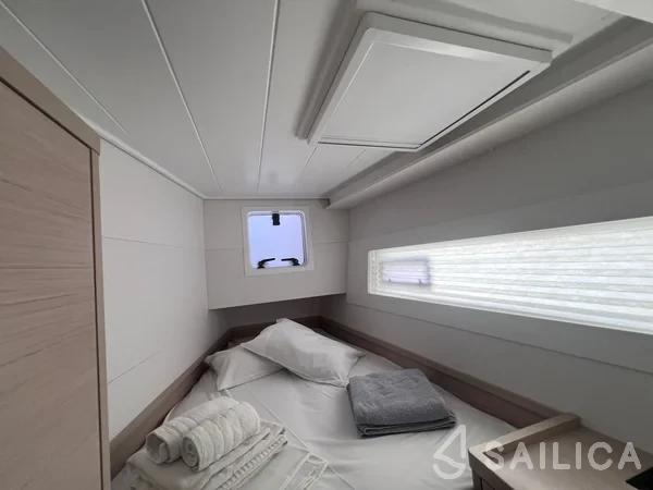 Lagoon 40 - Yacht Charter Sailica
