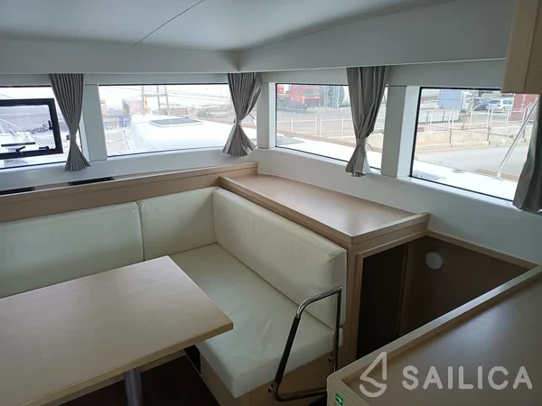 Lagoon 40 - Yacht Charter Sailica