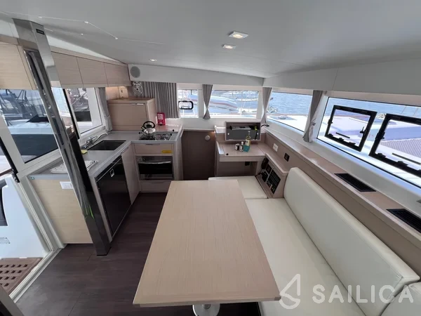 Lagoon 40 - Yacht Charter Sailica
