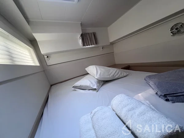 Lagoon 40 - Yacht Charter Sailica