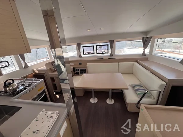 Lagoon 40 - Yacht Charter Sailica