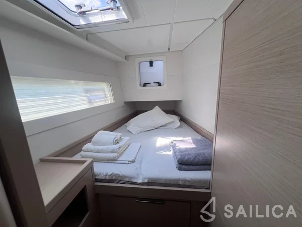 Lagoon 40 - Yacht Charter Sailica