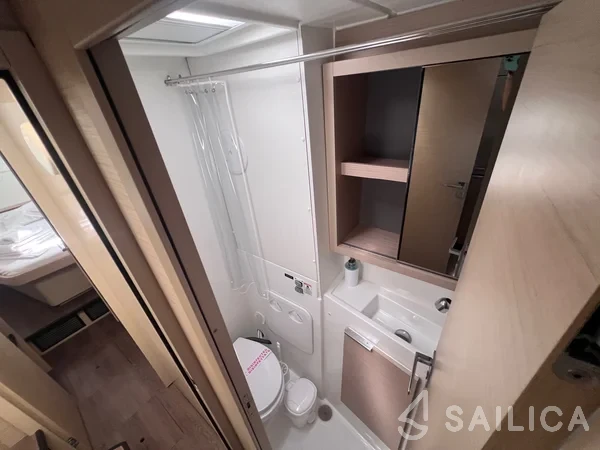 Lagoon 40 - Yacht Charter Sailica