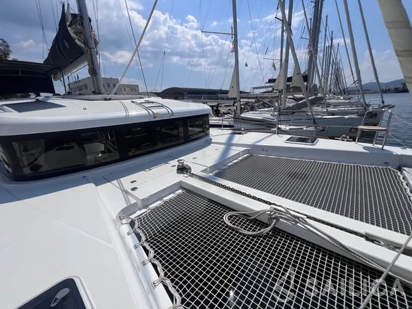 Lagoon 40 - Yacht Charter Sailica