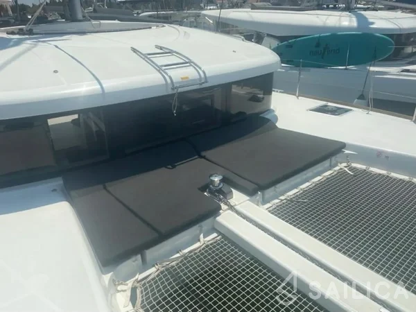 Lagoon 40 - Yacht Charter Sailica