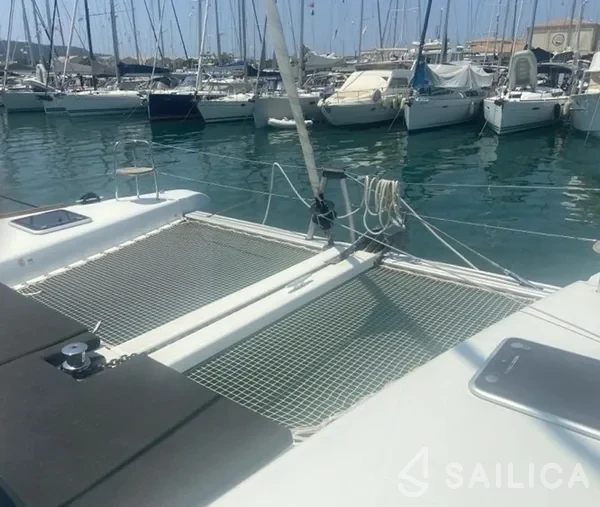 Lagoon 40 - Yacht Charter Sailica