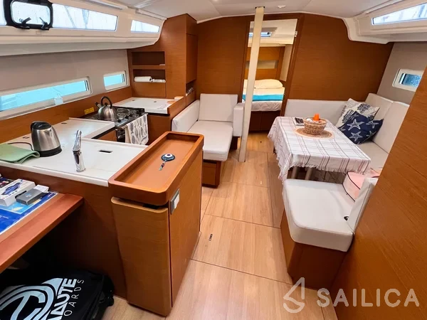 Sun Odyssey 410 - Yacht Charter Sailica