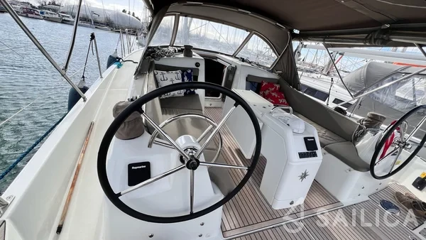 Sun Odyssey 410 - Yacht Charter Sailica