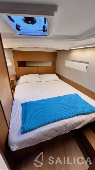 Sun Odyssey 410 - Yacht Charter Sailica