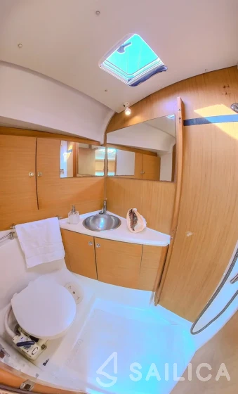 Sun Odyssey 44i - Yacht Charter Sailica