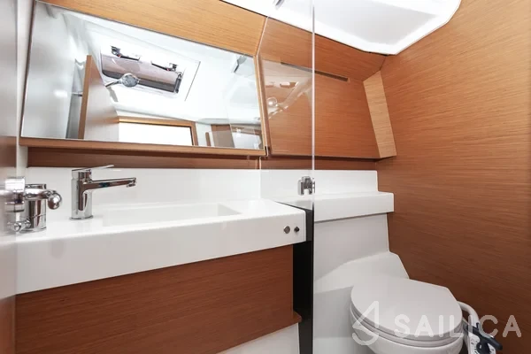 Sun Odyssey 410 - Photo #14 Sun Odyssey 410 - Yacht Charter Sailica