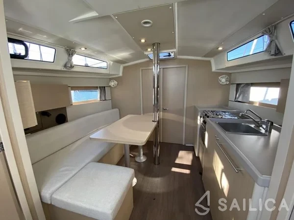 Oceanis 38.1 - Yacht Charter Sailica