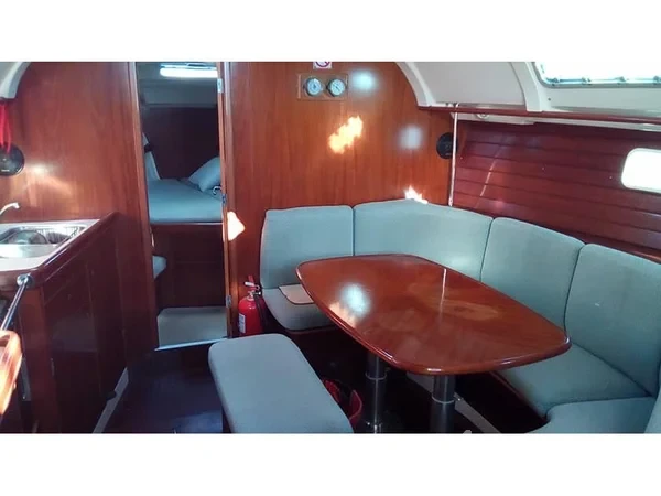 Oceanis 38.1 - Yacht Charter Sailica