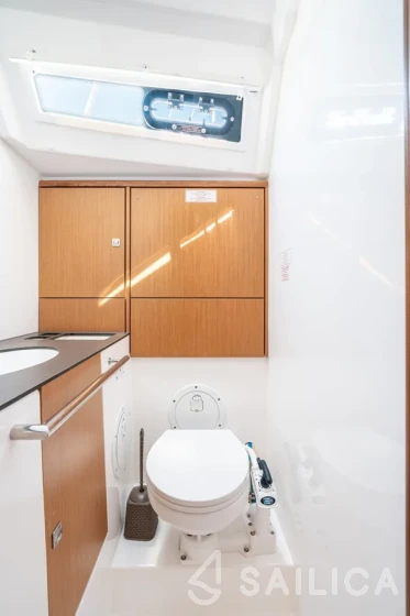 Bavaria 46 Cruiser - Yacht Charter Sailica