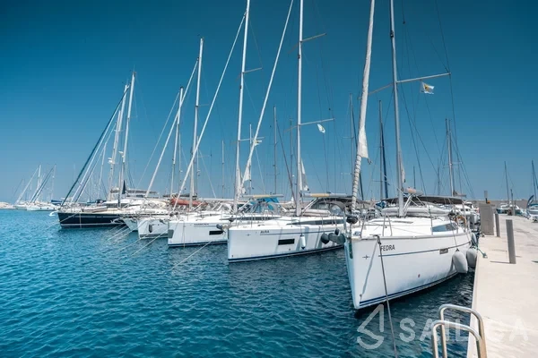 Bavaria 46 Cruiser - Yacht Charter Sailica