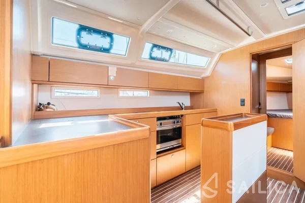 Bavaria 46 Cruiser - Yacht Charter Sailica