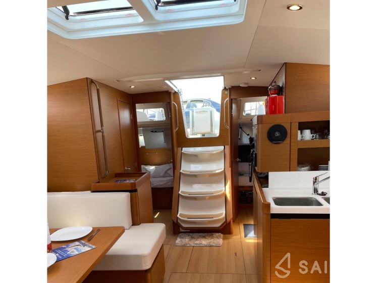 Sun Odyssey 490 - Yacht Charter Sailica