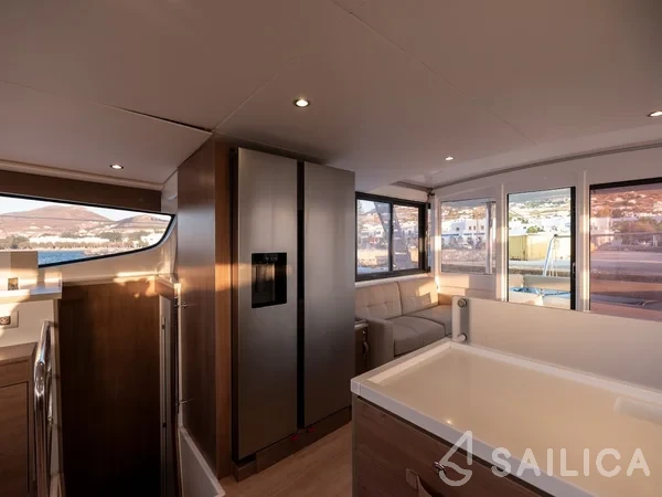 Bali 4.4 - Yacht Charter Sailica