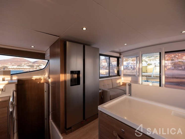 Bali 4.4 - Yacht Charter Sailica