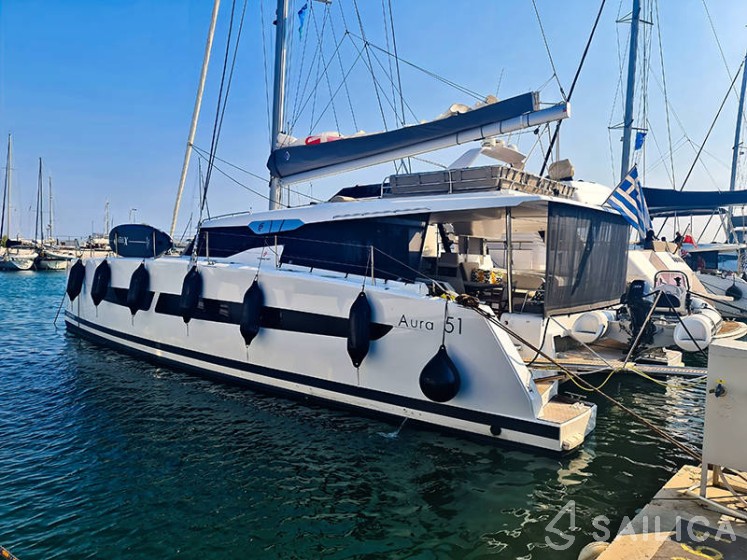 Aura 51 - Yacht Charter Sailica
