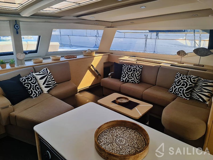 Aura 51 - Yacht Charter Sailica