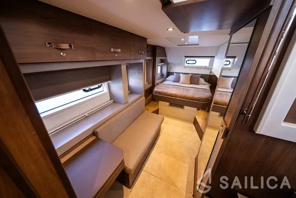 Bali 4.6 - Yacht Charter Sailica