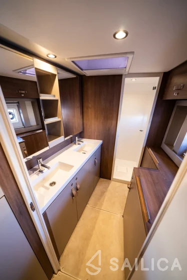Bali 4.6 - Yacht Charter Sailica