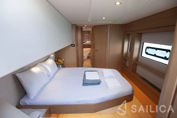 Bali 4.8  - Yacht Charter Sailica