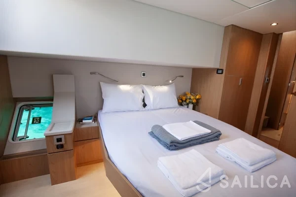 Bali 4.8  - Yacht Charter Sailica