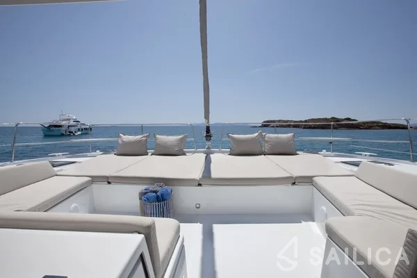 Bali 4.8  - Yacht Charter Sailica