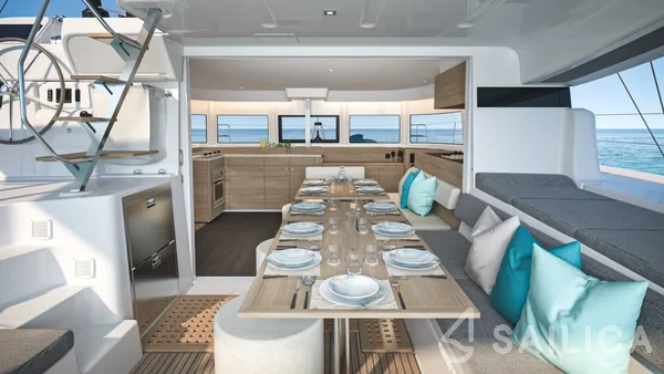 Lagoon 43 Power - Yacht Charter Sailica